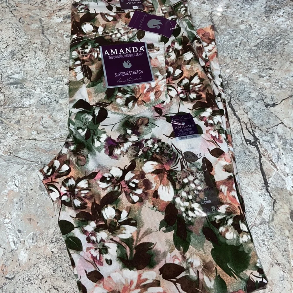 NEW| Gloria Vanderbilt Women's Amanda Straight Leg Stonewood Floral Jeans - Picture 6 of 6